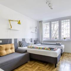 Labo Apartment Metro Plocka