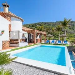 Villa Las Palmeras de Torrox by Ruralidays
