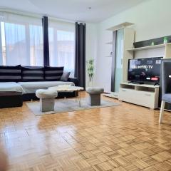 Landmark View - ConcertHall - CHIC Comfort 1BDR