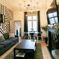 3 Bed, 2 Bath Apt, City Centre, Parking