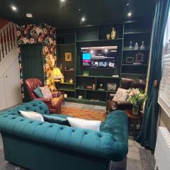 Samuels' a duplex apartment by Spires Accommodation in Lichfield City Centre