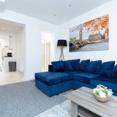 The Albany - 4BR 2Bath House Up to 7 Guests - FREE PARKING - BIG GARDEN - Smart TV - Ideal for Contractors and Family