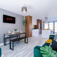 Rest&Recharge at Waterway House (4 Bedrooms, 7 Beds, 2 Bathrooms, Free parking)