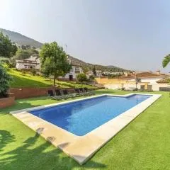 Villa Peralta, heated and private pool ,near beach and golf !