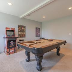 Hot Tub, Views & Game Room - 20 min to Downtown Asheville!