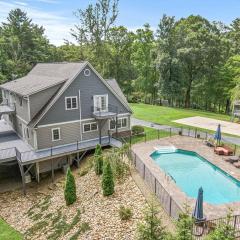 Secluded Luxury Home with Pool and Hot Tub in ASHEVILLE 15 min to Downtown