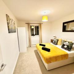 Unique Stays Modern Evergreen House in Ashford!