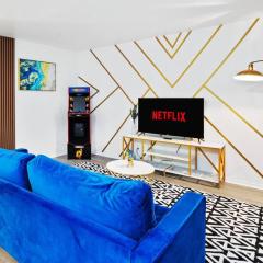 Mins to Downtown! Luxury 2BR and Arcade