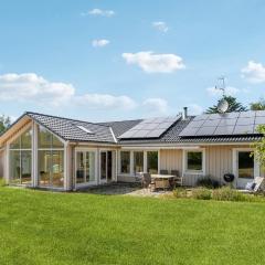 3 Bedroom Lovely Home In Græsted