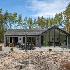 4 Bedroom Lovely Home In Nexø