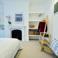 Family House Up To 8ppl with Rooftop Terrace