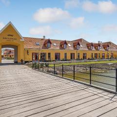 Awesome Apartment In Humble With Wifi