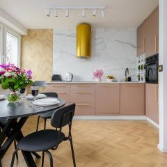 Lumina spacious apartment in Warsaw