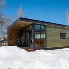 Luxury Modern Tiny Home in Downtown Fraser