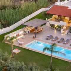 Quiet Villa Aviana,garden, heated pool,BBQ,jacuzzi