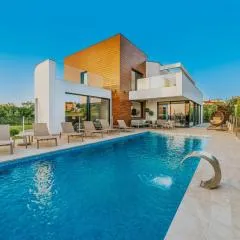 Villa Aria Višnjan near Poreč for 12 people - pet friendly with wellness & sea view