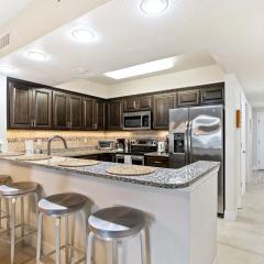 Family-Friendly Oceanwalk Condo Great Amenities & Steps to Beach OW19-305