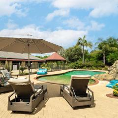 Carinya Cove - swimming pool, pet friendly, fireplace