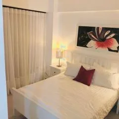 Hermoso Apartamento cerca de la playa, Restaurantes, Supermercados, Restaurantes, Aeropuertos, parqueo gratis