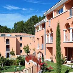 Two rooms appartment in residence with pool