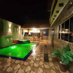 Lofts Toca das Corujas - Piscina e jacuzzi com aquecimento solar