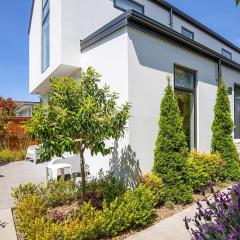 Berry Delight - Christchurch Holiday Home