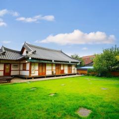 Jeonju Jiudang Hanok Stay