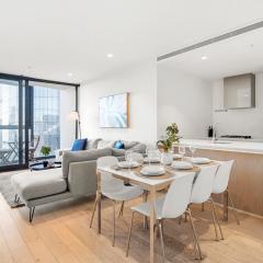Sky High 3-Bedroom Central Apartment with City Views and Parking