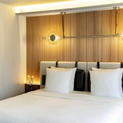 MUZE Hotel Dusseldorf - Handwritten Collection