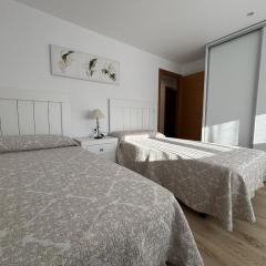 Piso en Ribeira a 20metros de la playa de Coroso by Cristian&Tamara "alquileres"