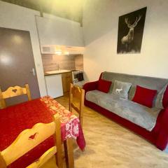 Charmant studio mezzanine avec WiFi, coin cabine, proche pistes, Les Angles - FR-1-593-34