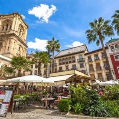 La Plaza, En el Centro y Parking Gratuito