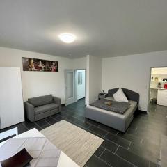 Urbanes Apartment Nähe ECE - Center & Schloss