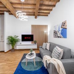 Martin's Home - Large Design Apartment, Fast Wi-Fi, Free Parking, AC in Modena Historic Center