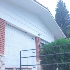 Chalet de Montaña a 8 cuadras del centro de Carlos Paz con pileta de 9 x 4