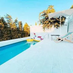 7 Class Pool Villa