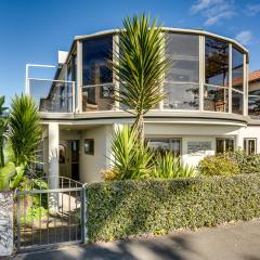Napier Sea Views - Ahuriri Holiday House