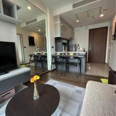 Cozy Apartment With Train Access