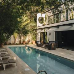 Elegant Villa Stay Gated Place Full Concierge