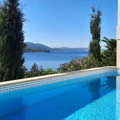 Vila Hera Korčula, Special one, pool, right on the sea,parking, 8 people