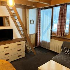 Résidence Grand Sud - Studio de 20 m² avec mezzanine-ALPE D'HUEZ ECLOSE EST MAE-3481