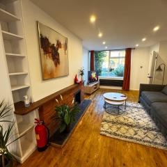 Holly Tree - Cozy House by River Cam with Parking