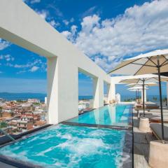 Modern 2BR Near Beach & Boardwalk | Gym & BBQ