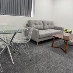 1 Bed Flat - Sleeps 2 - Parking - Wifi