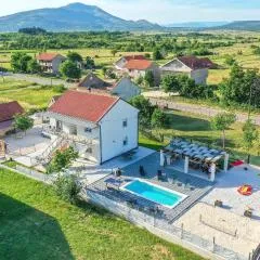 6 Bedroom Gorgeous Home In Drnis