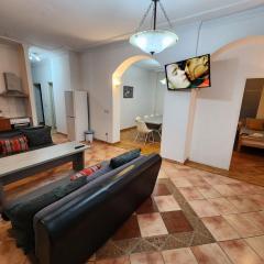 10 PERCENT OFF UNTIL 31ST OF OCTOBER - Authentic Belgrade Centre Apartment #3, Paid Parking on-site, Mandatory Reservation
