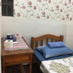 Lowest Price Room In Downtown with WiFi Room 4