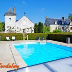 Maison de Charme avec Piscine Chauffée à 300m de la Loire, Proche Saumur et Sites UNESCO - FR-1-622-70