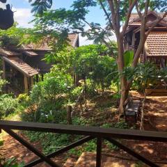 Garden View Lodge & Jungle Tour