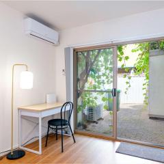 2BR Urban Nest Cosy & Central - Free Parking